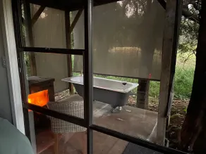 Blythe River Hut - Image 3