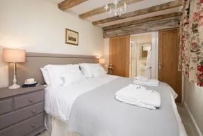 Hayloft Cottage - Image 2