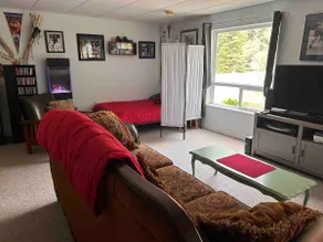 Private guest suite on quiet acreage - Penny Lane - Image 4
