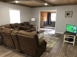 3 bdrm, 2.5 bath, new rmdl, 7 recliners, 8 guests, - Image 4