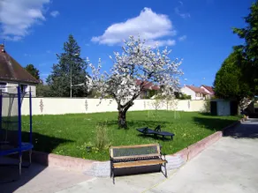 Aparthouse residential neighborhood (garden + parking) - Image 2