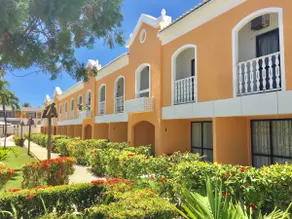 Relax in the best of Guarajuba, 50 meters from the beach. - Image 3