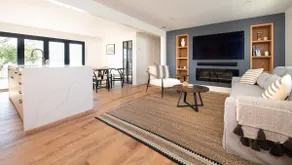 Island Park Beach House, waterfront New! - Image 2