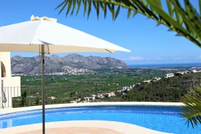 Beautiful villa with stunning sea views - Image 3