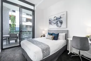 Executive 2 bedroom gem in Kingston - Image 3