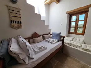 Small Residence in Kythira - Image 2
