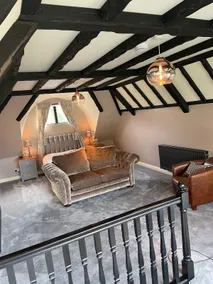 Attractive detached thatched annex - Image 3