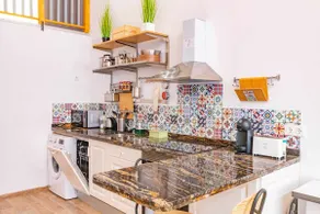SunCastle, Apartment with queen-size bed - Image 2