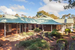 Bungalow Jarrah Knoll - Image 3