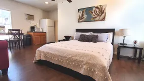 Your Quiet & Convenient Charming Northridge Escape - Image 3