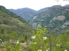 Pretty barn in Ariège, view of the Pyrenees. Remote work - Image 2