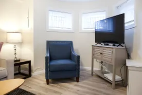 Amazing Logan Circle 2bdrm Bsmt Apt/ Conv Ctr. - Image 2