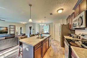 Lake House - Image 5