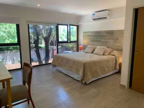 Spacious with large windows · 3 guests - Image 2