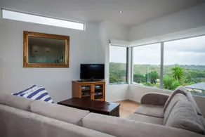 Awesome 180° View. Gr8 location 5*s AVAIL AUG 3! - Image 2