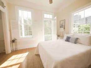 Classic Unit by Garden District and Hospital - Image 5