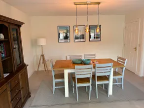 Modern and cozy family home - Image 2