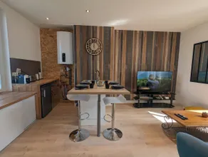 Bright 2-bedroom apartment at the entrance to pedestrian streets - Image 2