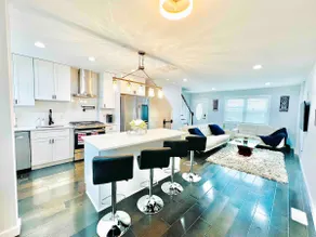 MODERN SLEEK 4-BEDS 2-BATH - Image 2