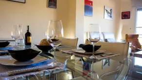 Ideal apartment for families with free parking - Image 2