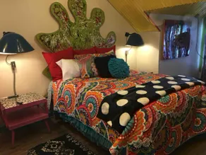 Hip Hut - Image 2