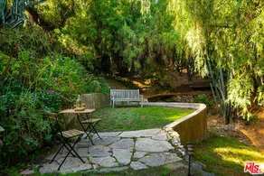 Peaceful and romantic cottage in topanga Canyon - Image 4