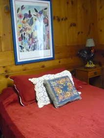 Cottage on beautiful lake - Image 4