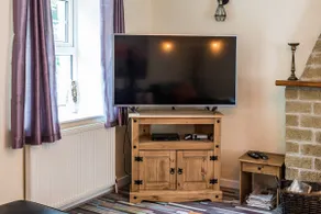 Hilltop Cottage/ Penrhiw - Image 3