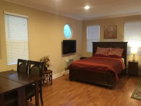 Gorgeous Casita(detached) in upscale neighborhood - Image 4