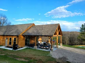 Hocking Luxury, HotTub, Sauna, Pond, Wi-Fi - Image 3