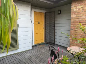 McCrae: 2 storey home, walk to beach + bay views - Image 3