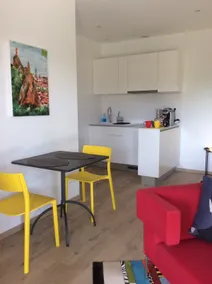 Independent studio, view & pool - Image 4