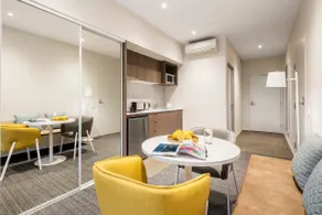 Studio Apartment - Image 3
