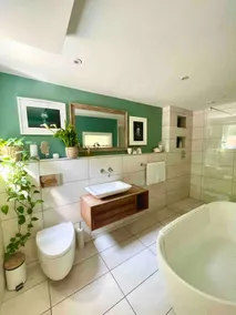 Garden Retreat w/Hot Tub – Sandbanks Beach 15 mins - Image 4