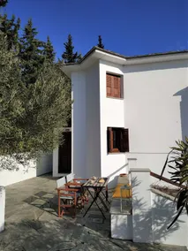 Comfy modern house in Afetes - Image 3