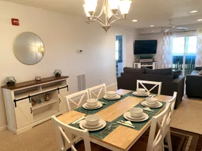 Near Beach 2BR/2BA, Sleeps 6, w/pool, parking pass - Image 2