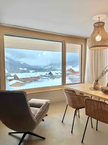 Baboon suite with hot tub and sauna - Image 3