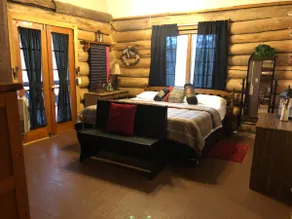 Rustic Log Cabin on Powell River & Adventures🚣🏽‍♀️🎣 - Image 3