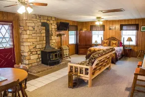 Kishauwau's Starved Rock Area Cabins - Studio (Bridge) Cabin - sleeps either 3 adults or 2 adults/2 kids - Image 4