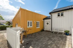 Charming coastal house for rent. - Image 4