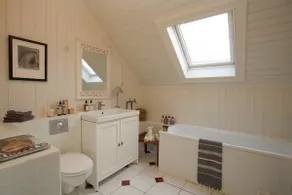 Wonderful apartment by the sea in Reykjavík area - Image 5