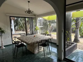 House with a private pool. - Image 3