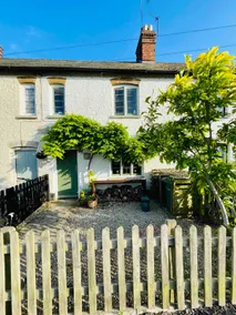2-bedroom characterful terraced cottage, Fyfield - Image 2