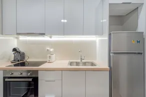Stylish & Bright Apartment in the City Centre - Image 5