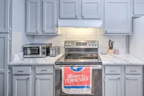 🥇COMFY HISTORIC HOME | MODERN UPGRADES - Image 2