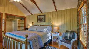 Woodlands King Suite + Mountain & Golf View Deck - Image 5