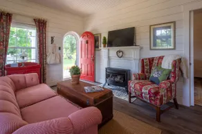 Cozy riverfront cottage on the South Holston River - Image 3