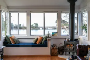 Blythe River Boathouse - Waterfront Shack - Image 2