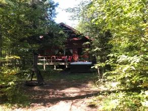 Log cabin on the banks of the Jacques Cartier River + HOT TUB - Image 4