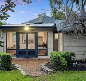 Pet friendly garden retreat walk to Norwood & CBD - Image 5